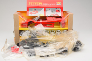 Ferrari F40 Röd Model Kit Maisto 1:18 39822 Metall — bild 2 av 2