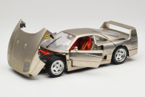 Ferrari F40 Dark Chrome Silver Kroymans Limiterad Upplaga Bburago 1:18 3032-C2 Metall — bild 2 av 8