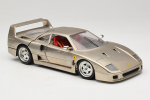Ferrari F40 Dark Chrome Silver Kroymans Limiterad Upplaga Bburago 1:18 3032-C2 Metall — bild 6 av 8