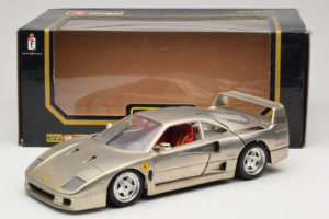 Ferrari F40 Dark Chrome Silver Kroymans Limiterad Upplaga Bburago 1:18 3032-C2 Metall — bild 8 av 8