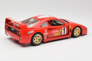 Ferrari F40 Evoluzione Bburago 1:18 3042 Metall — bild 3 av 8