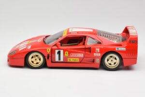 Ferrari F40 Evoluzione Bburago 1:18 3042 Metall — bild 4 av 8