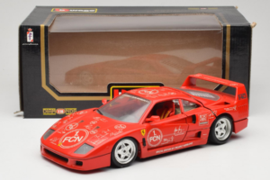 Ferrari F40 Evoluzione FC Nürnberg Special Edition Röd Bburago 1:18 3042-FCN Metall — bild 8 av 8
