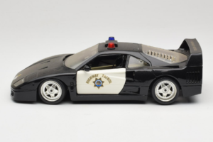 Ferrari F40 Highway Patrol Svart Vit Bburago 1:18 3022-H1 Metall — bild 4 av 8
