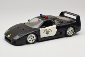 Ferrari F40 Highway Patrol Svart Vit Bburago 1:18 3022-H1 Metall