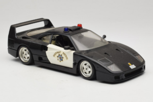 Ferrari F40 Highway Patrol Svart Vit Bburago 1:18 3022-H1 Metall — bild 6 av 8