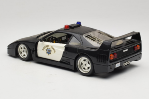 Ferrari F40 Highway Patrol Svart Vit Bburago 1:18 3022-H1 Metall — bild 7 av 8