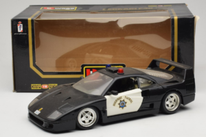 Ferrari F40 Highway Patrol Svart Vit Bburago 1:18 3022-H1 Metall — bild 8 av 8