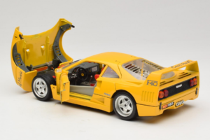 Ferrari F40 Interconti Car HiFi Gul Bburago 1:18 3032-I1 Metall — bild 5 av 8