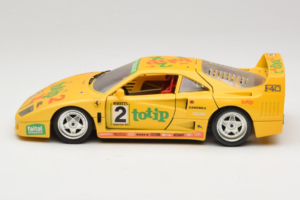 Ferrari F40 Totip Jolly Club #2 Gul Bburago 1:18 3332-Y1 Metall — bild 4 av 8