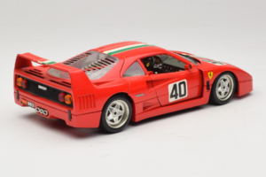 Ferrari F40 #40 Röd med Italiensk Flagga Bburago 1:18 3032-P1 Metall — bild 3 av 8