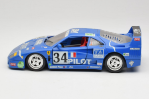 Ferrari F40 #34 M. Ferte / Thavenin / Palau Pilot Blå 1987 Bburago 1:18 3032-B1 Metall — bild 4 av 8
