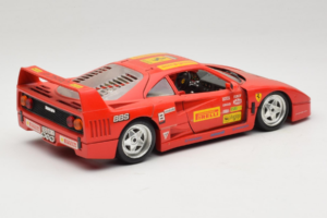 Ferrari F40 Pirelli BBS Röd Bburago 1:18 3032-P4 Metall — bild 3 av 8