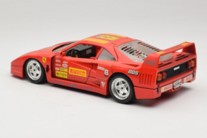Ferrari F40 Pirelli BBS Röd Bburago 1:18 3032-P4 Metall — bild 7 av 8