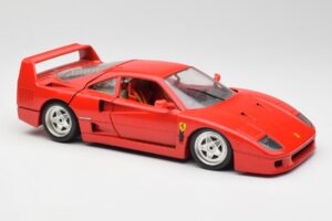Ferrari F40 Röd Bburago 1:18 3032 Metall — bild 6 av 8