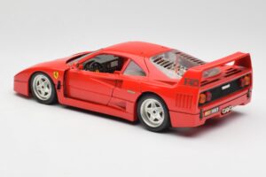 Ferrari F40 Röd Bburago 1:18 3032 Metall — bild 7 av 8