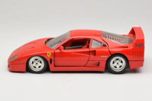 Ferrari F40 Röd Diamond Edition Bburago 1:18 3022-P1 Metall — bild 4 av 8