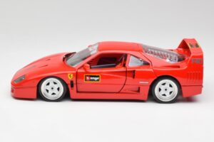 Ferrari F40 Röd Bburago 1:18 3332 Metall — bild 4 av 8