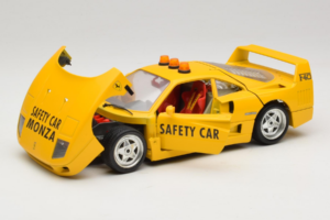 Ferrari F40 Safety Car Gul Bburago 1:18 3032-Y2 Metall — bild 2 av 8