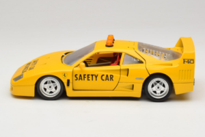 Ferrari F40 Safety Car Gul Bburago 1:18 3032-Y2 Metall — bild 4 av 8