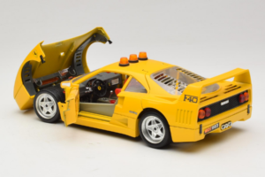 Ferrari F40 Safety Car Gul Bburago 1:18 3032-Y2 Metall — bild 5 av 8