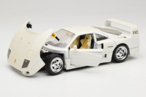 Ferrari F40 Vit Bburago 1:18 3332-W4 Metall — bild 2 av 8