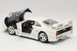 Ferrari F40 Vit Bburago 1:18 3332-W4 Metall — bild 5 av 8