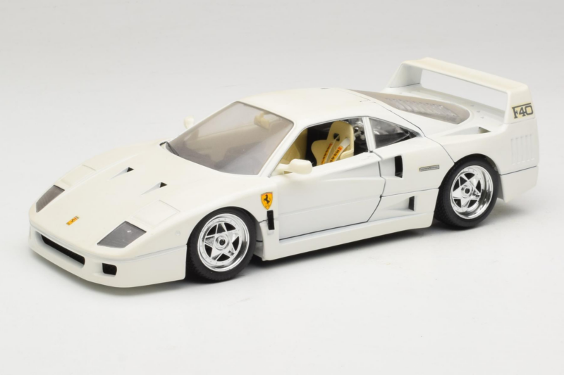 Ferrari F40 Vit Bburago 1:18 3332-W4 Metall