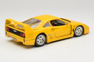 Ferrari F40 Gul Bburago 1:18 3032-Y1 Metall — bild 3 av 8