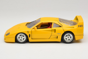 Ferrari F40 Gul Bburago 1:18 3032-Y1 Metall — bild 4 av 8
