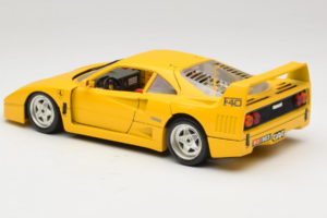 Ferrari F40 Gul Bburago 1:18 3032-Y1 Metall — bild 7 av 8