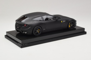 Ferrari FF Matte Black MR Collection 1:18 FERR04CAL Resin — bild 3 av 7