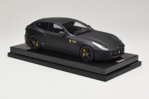 Ferrari FF Matte Black MR Collection 1:18 FERR04CAL Resin — bild 4 av 7