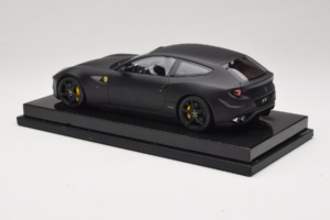Ferrari FF Matte Black MR Collection 1:18 FERR04CAL Resin — bild 5 av 7