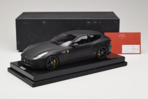Ferrari FF Matte Black MR Collection 1:18 FERR04CAL Resin — bild 7 av 7