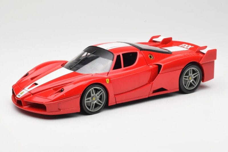 Ferrari FXX Röd Hot Wheels 1:18 310801 Metall