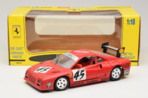 Ferrari 288 GTO Evoluzione #45 Röd Revell 1:18 48820 Metall — bild 8 av 8