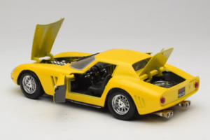 Ferrari 250 GTO Gul Guiloy 1:18 67525 Metall — bild 5 av 8