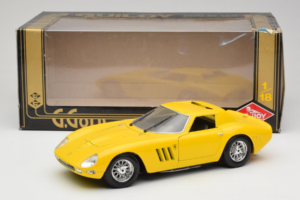 Ferrari 250 GTO Gul Guiloy 1:18 67525 Metall — bild 8 av 8
