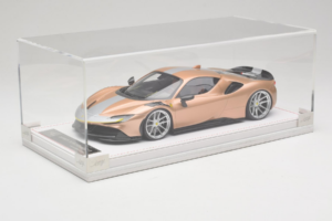 Ferrari SF90 Novitec Guld Silver Rand IVY 1:18 REMC028 Resin — bild 6 av 7