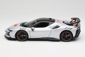 Ferrari SF90 XX Stradale Arctic White Bburago 1:18 18-16020W Metall — bild 4 av 8