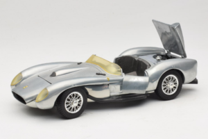 Ferrari Testa Rossa Chrome Silver Hot Wheels 1:18 25737 Metall — bild 2 av 8