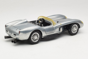 Ferrari Testa Rossa Chrome Silver Hot Wheels 1:18 25737 Metall — bild 3 av 8
