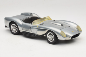 Ferrari Testa Rossa Chrome Silver Hot Wheels 1:18 25737 Metall — bild 6 av 8