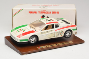 Ferrari Testarossa Italia 90 Vit Bburago 1:18 3059-W1 Metall — bild 8 av 8