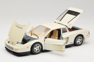 Ferrari Testarossa Vit Bburago 1:18 3019-W1 Metall — bild 2 av 8