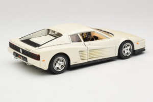 Ferrari Testarossa Vit Bburago 1:18 3019-W1 Metall — bild 3 av 8