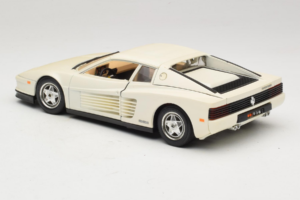 Ferrari Testarossa Vit Bburago 1:18 3019-W1 Metall — bild 7 av 8