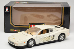 Ferrari Testarossa Vit Bburago 1:18 3019-W1 Metall — bild 8 av 8