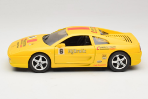 Ferrari F355 Berlinetta Racing Gul Solido 1:18 9009-Y1 Metall — bild 4 av 8